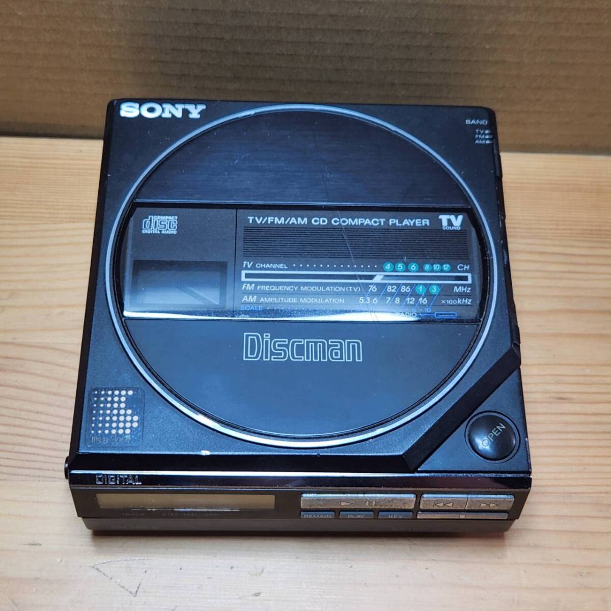 ☆2点セット SONY ソニー Discman ディスクマン D-55T + バッテリーケース EBP-380 ポータブル CDプレイヤー(中古品/現状品/保管品)☆の画像2