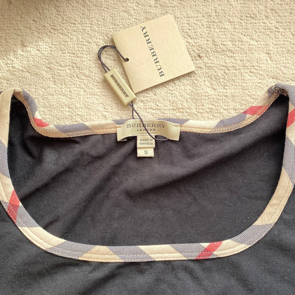 バーバリー  Burberry Tシャツ ブラック 半袖 黒 カットソー  タグ付