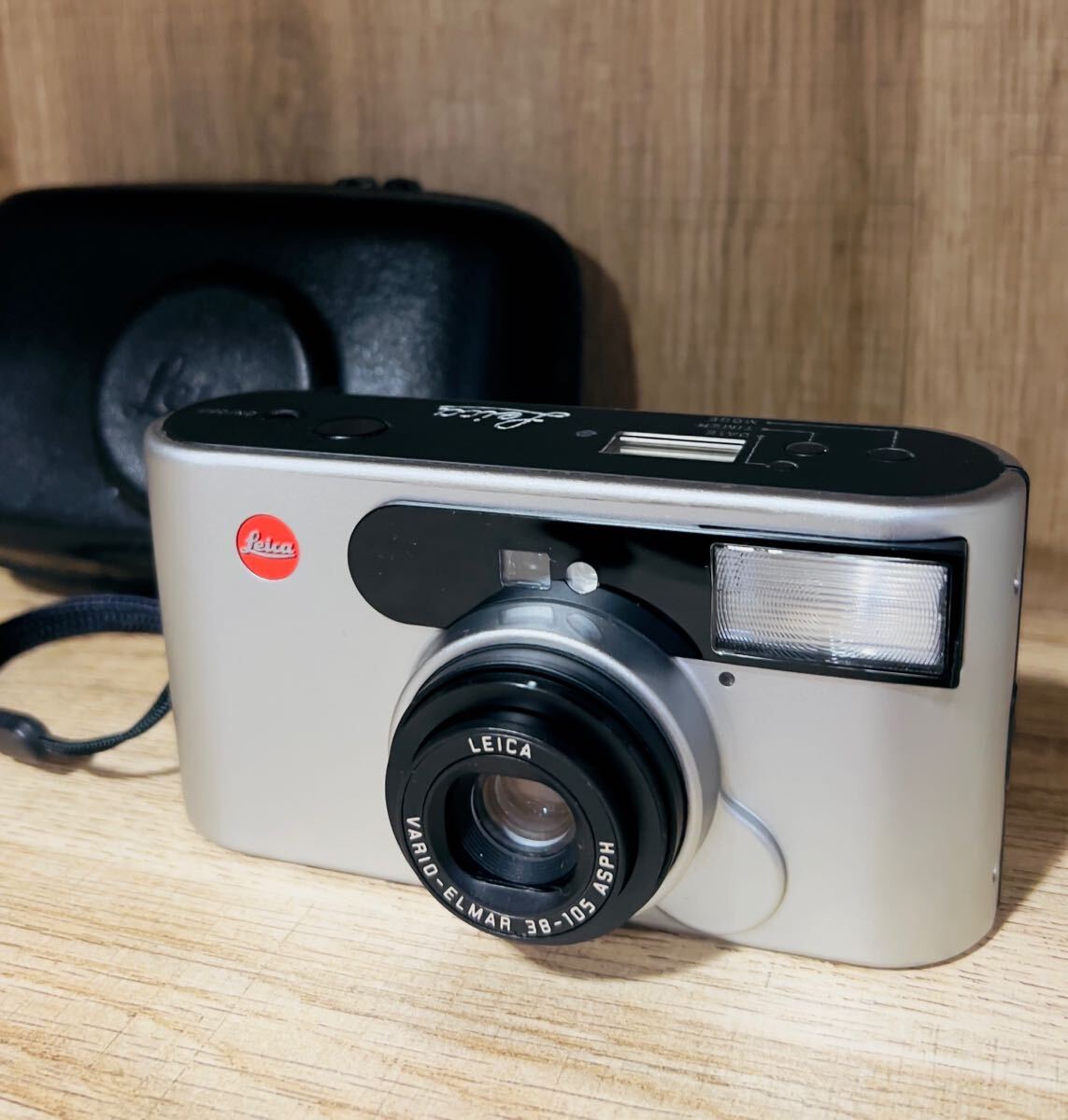 LEICA ライカ　C1 AG 革ケース付き　VARIO-ELMAR 38-105mm 動作確認済　シャッター、フラッシュ、巻き上げ_画像1