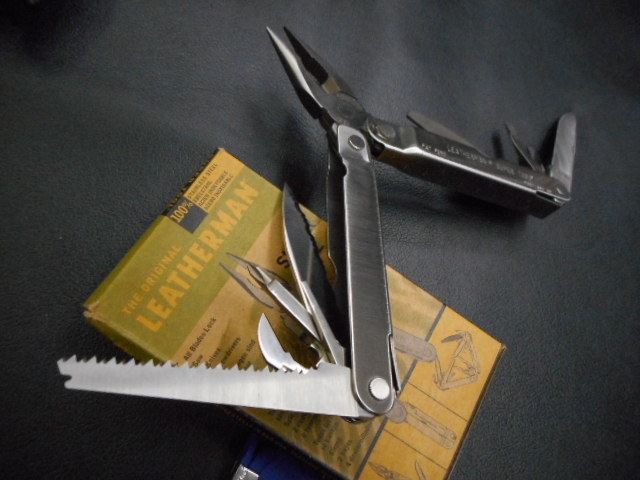ナイフ レザーマン LEATHERMAN オリジナル革製キャリーケースで ナイフ レザーマン LEATHERMAN オリジナル革製キャリーケースで