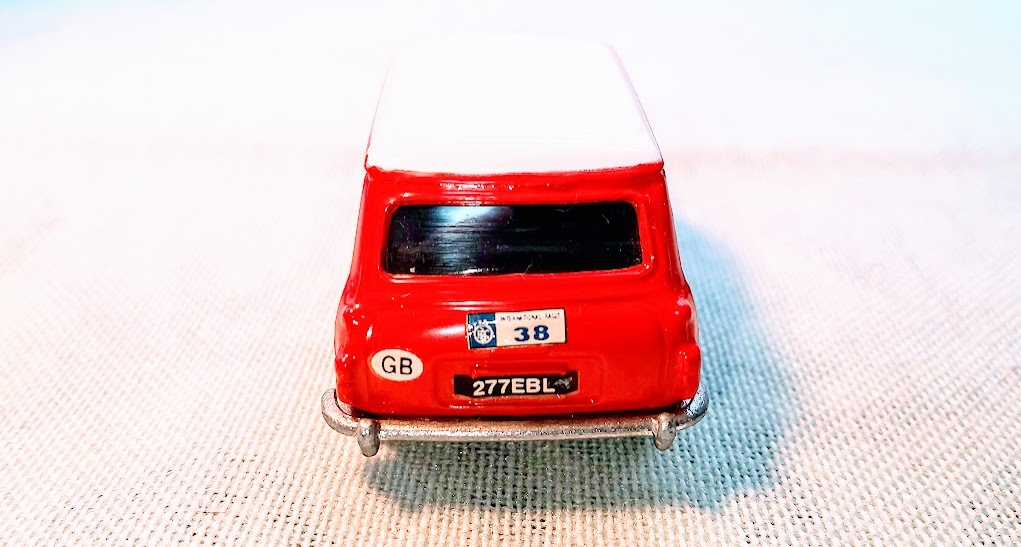 トミカミニクーパー 英国TRAFFIC  RACラリーカー仕様 赤／白 ゼッケン№３８ ２７７EBL トラフィックの画像5
