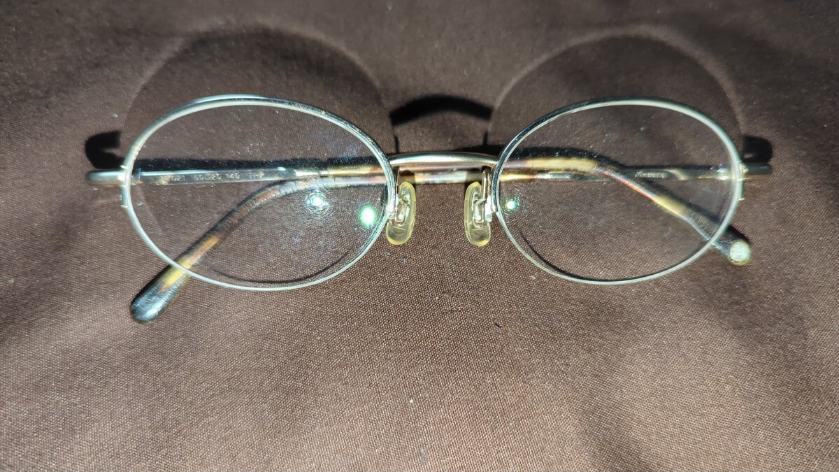 中古 全て度ありの眼鏡 mila schon ＮＥＷＹＯＫＥＲ BURBERRY 細かい傷、スレあり。チタニウム メガネ オマケでケース2個。 度入り_画像9
