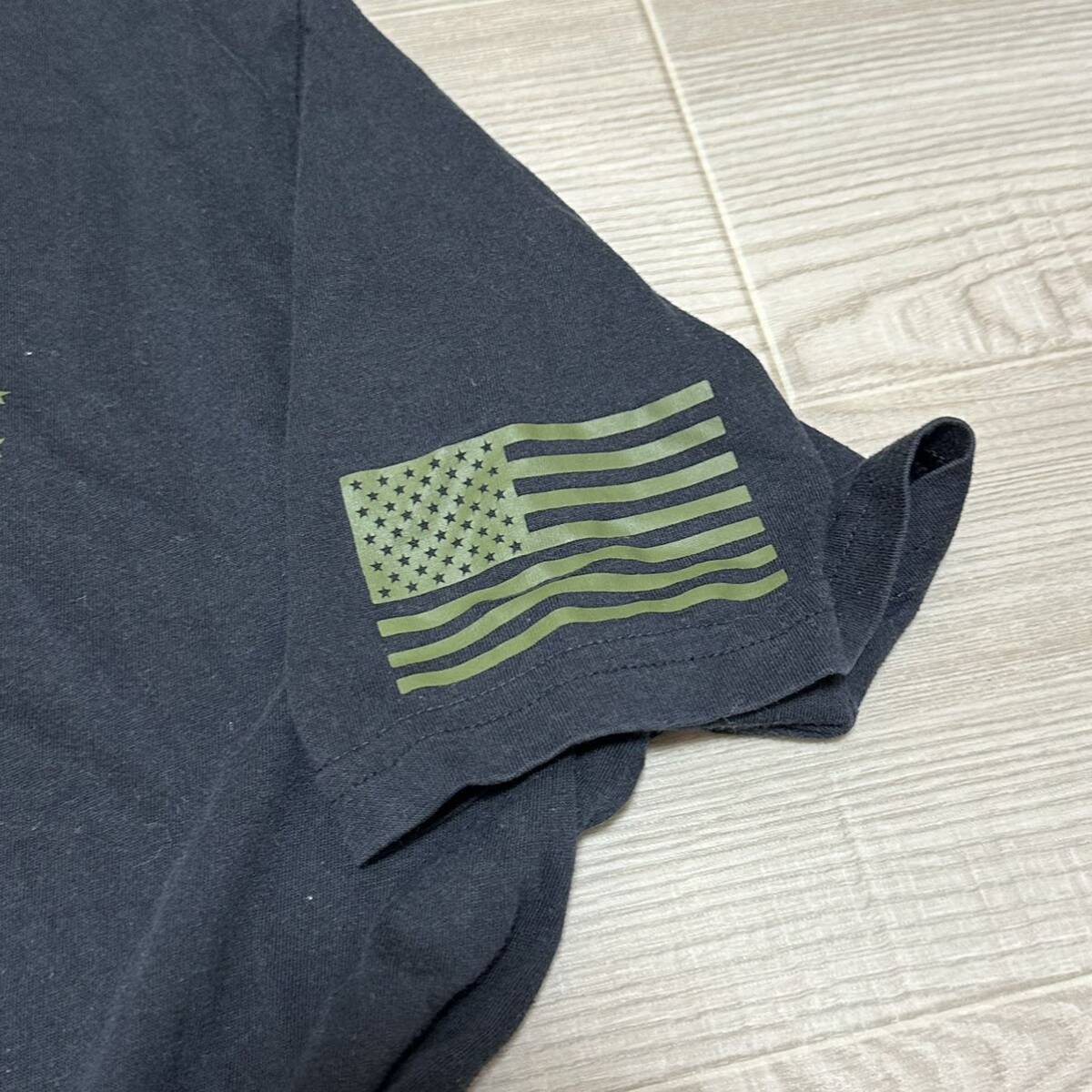  Okinawa вооруженные силы США сброшенный товар UNDER ARMOUR милитари короткий рукав футболка стиль мода б/у одежда Vintage MEDIUM ( контрольный номер TU106)