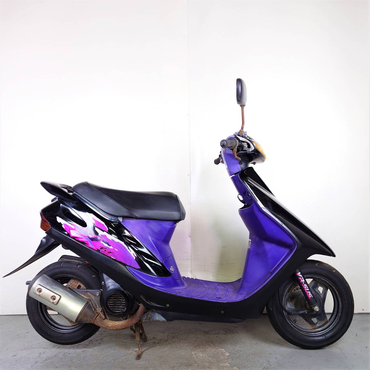 【HONDA SUPER DIO ZX スーパーディオZX AF28】クランキングOK レストアベース 鍵無/書類付 原付 スクーター 旧車 黒/紫【埼玉/熊谷】P613の画像1