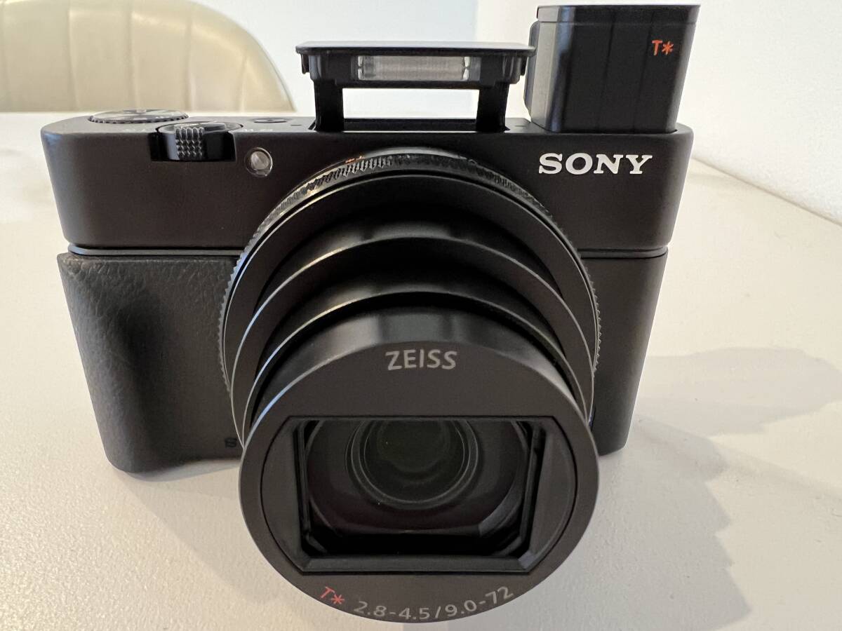 超美品!USEDSONY DSC-RX100M7!付属品完備!総シャッター数200以下!24年3月24日購入保証書付!専用ガイドブック付,保護フィルム,グリップ付!の画像3