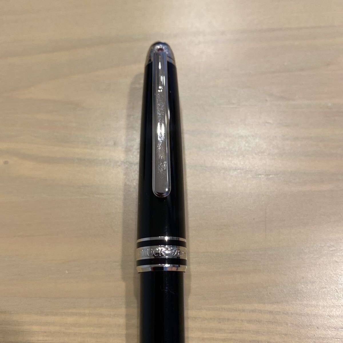 未使用 MONTBLANC モンブラン ボールペン マイスターシュテュック M 164 ブラック 筆記用具 高級 ペン 箱付き シルバー 回転式 売り切りの画像4