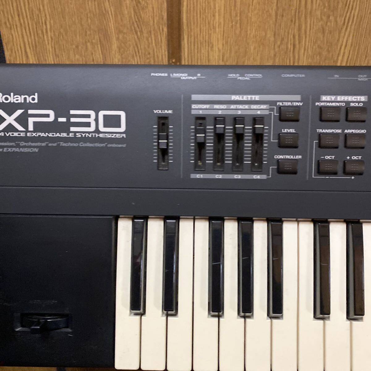 Roland XP-30 シンセサイザー ローランド 拡張ボード付き キーボード 音源モジュールの画像1