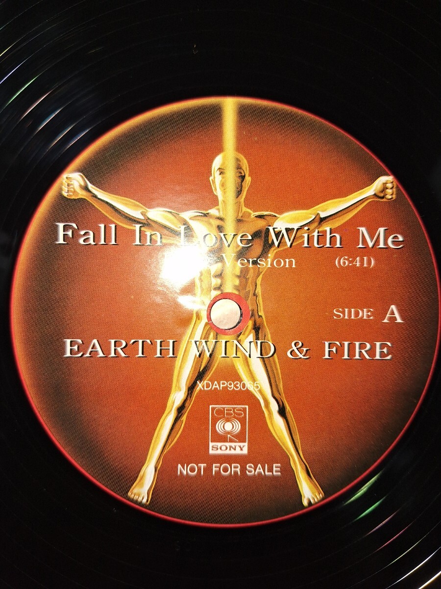 ♪12国内プロモ EARTH  WIND  & FIRE  FALL  IN  LOVE  WITH  ME(LONG  VERSION) /B面(LP VERSION)の画像3