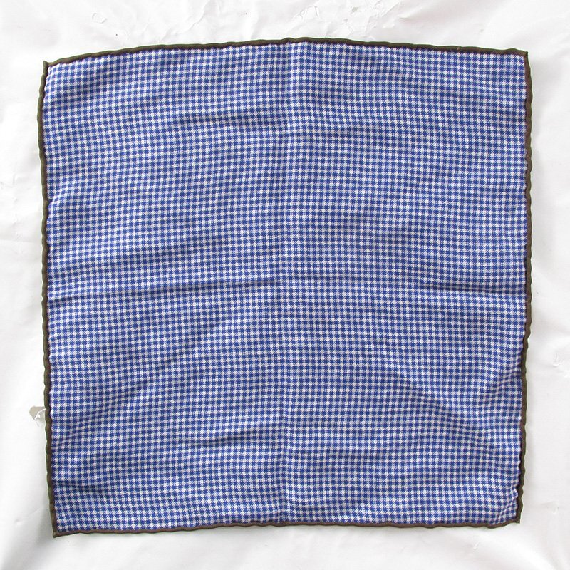 YO16923 ポケットチーフ ハンカチ ペイズリー柄 ブルー系/ホワイト系 美品（クリックポスト可）_画像3