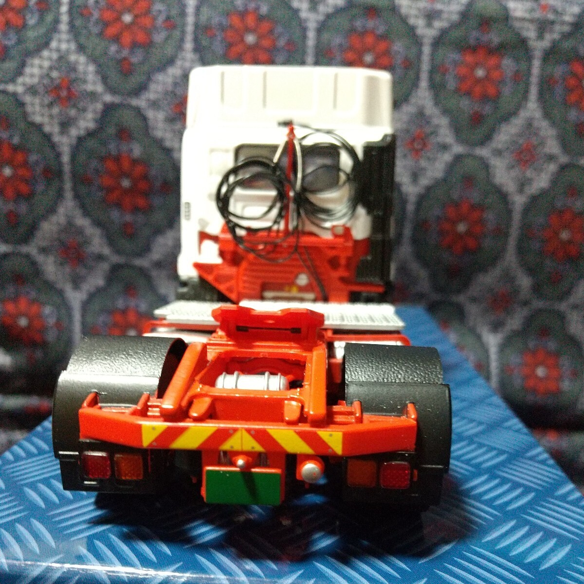 カスタム ケンクラフト プロフィアSH4×2ハイルーフトラクタ 白 ホワイト リップスポイラー フレームなど赤色にカスタム(ダンブトラック)の画像5