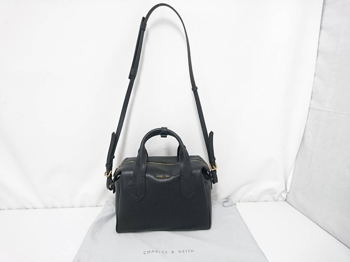 【新品】CHARLES&KEITH チャールズアンドキース ダブルハンドル ミニダッフルバッグ CK2-50150986-1/ドーム型/2WAY/ブラック/01YZ042004-8の画像1