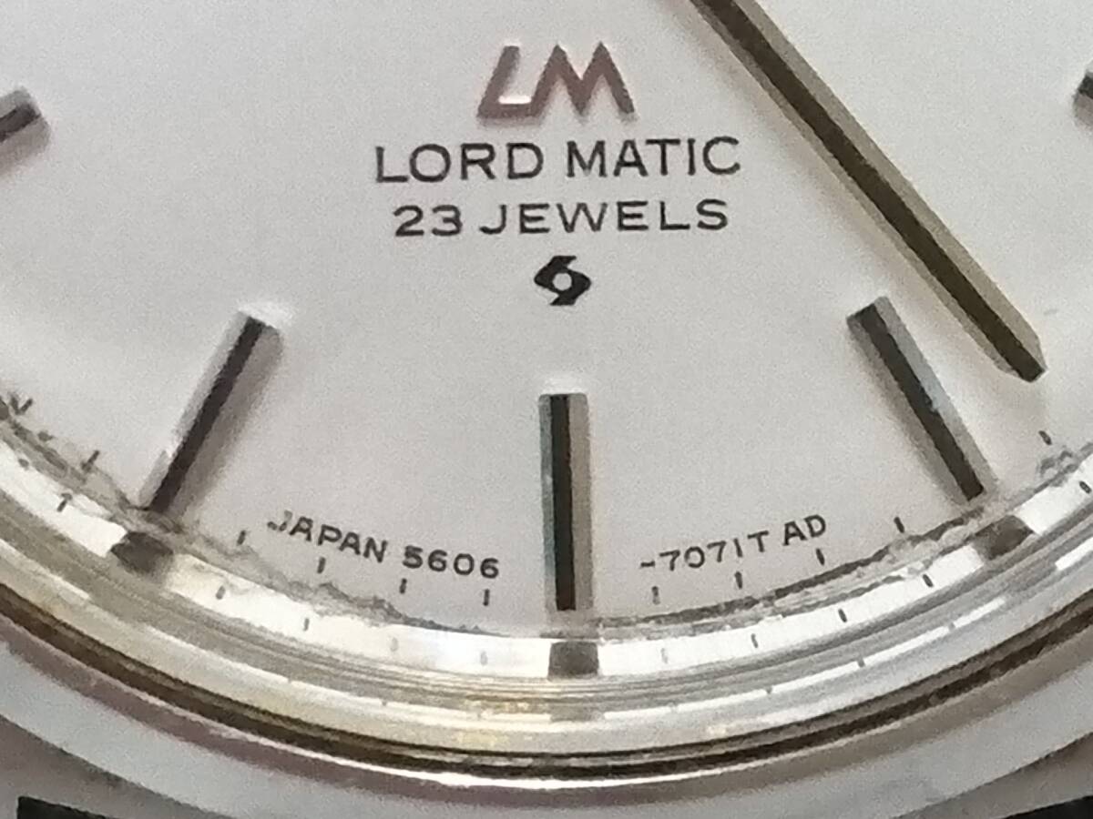 【ジャンク品】SEIKO セイコー LM LORD MATIC ロードマチック 5606-7070 23石 自動巻き 腕時計/作動中/正規ベルト付/デイデイト/02SH042202の画像4