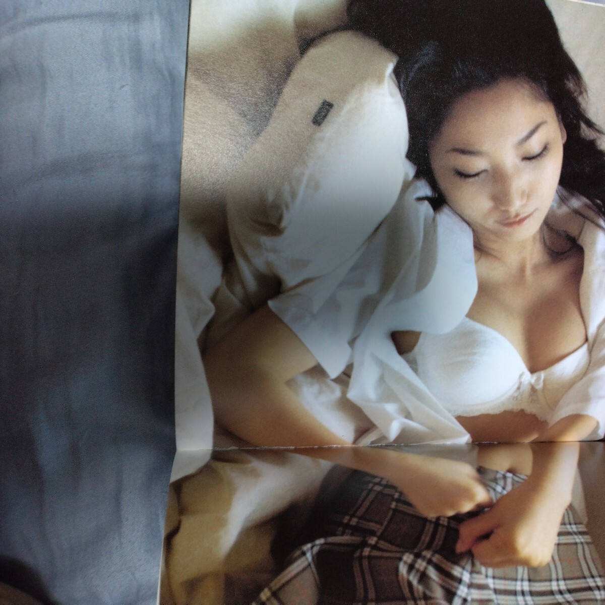 【18歳！高3の夏】 島田真実佳ファースト写真集　「 八月物語 」 初版 1999年発売 ブルマ・スク水・セーラー服　p1775_画像9
