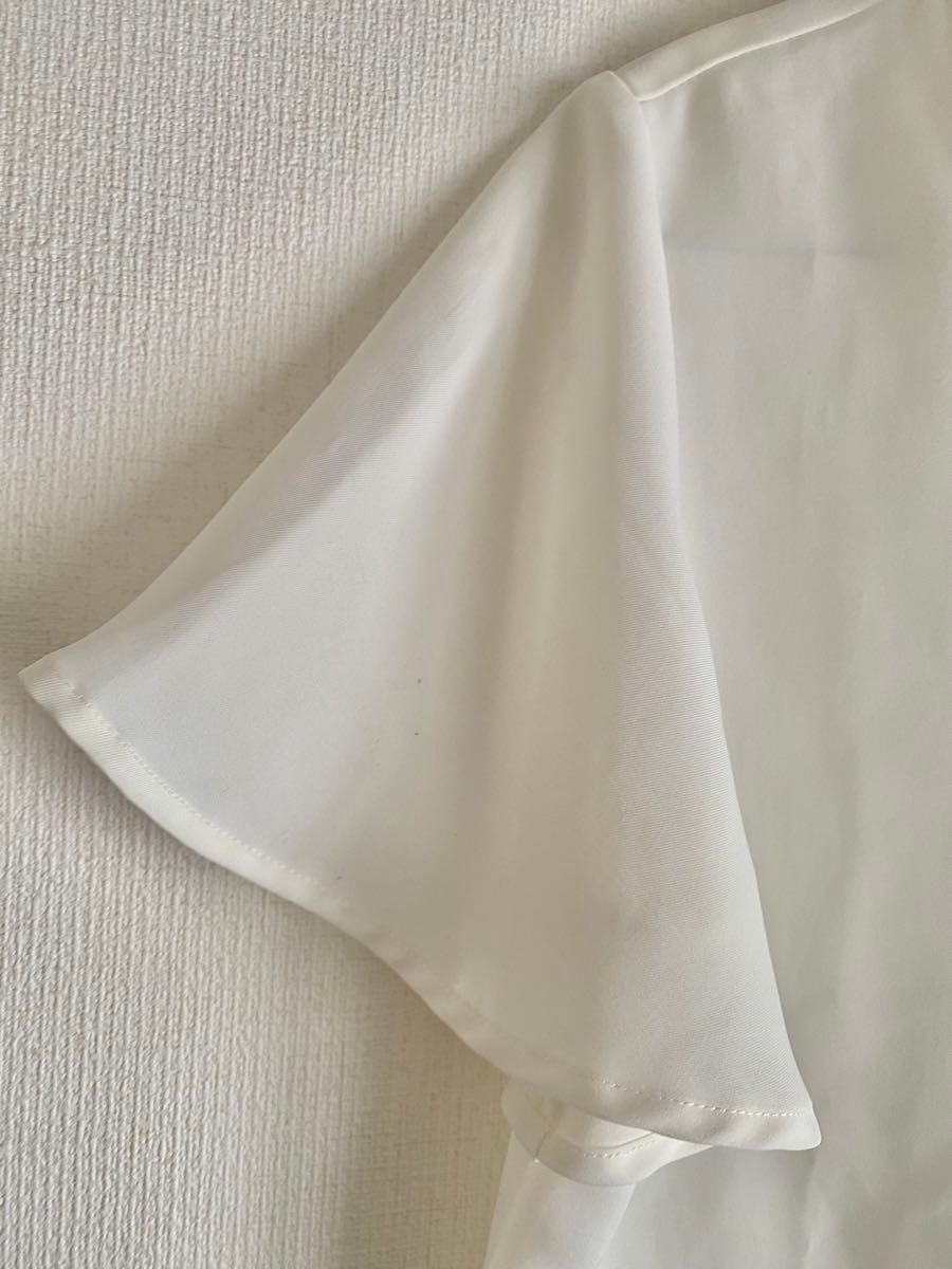 ラウンジドレス　Ｖネック　カットソー　フリル　オフホワイト Tシャツ プルオーバー 半袖　ブラウス