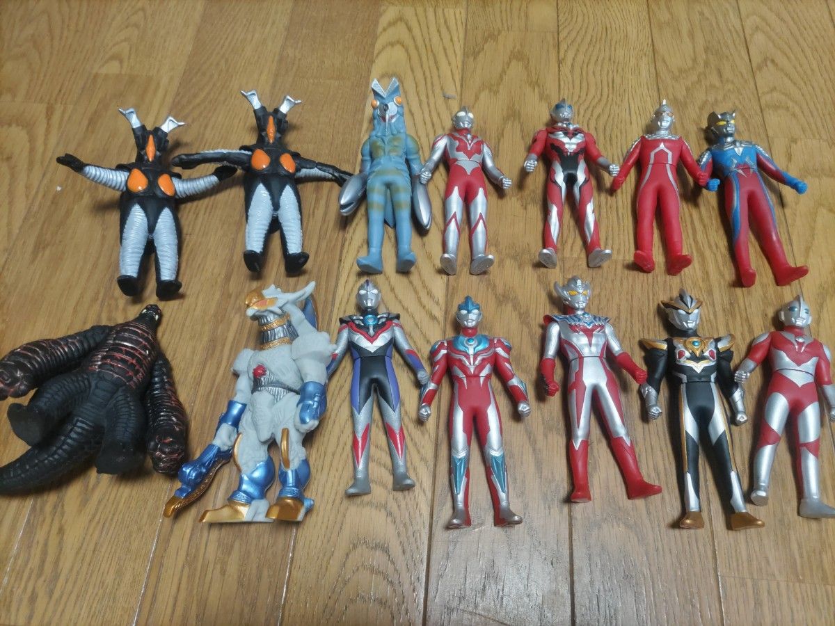 ウルトラマン　ソフビ 14体　＋おまけ