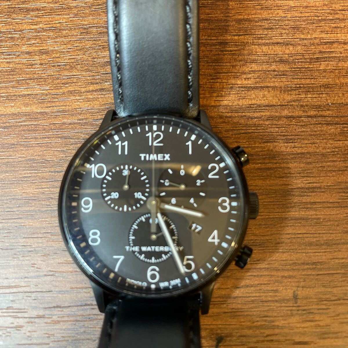 A4/【中古品】TIMEX レザーベルト 腕時計 クオーツ タイメックス 黒文字盤 TW2R71800 CR2016 ファッション 時計 の画像2
