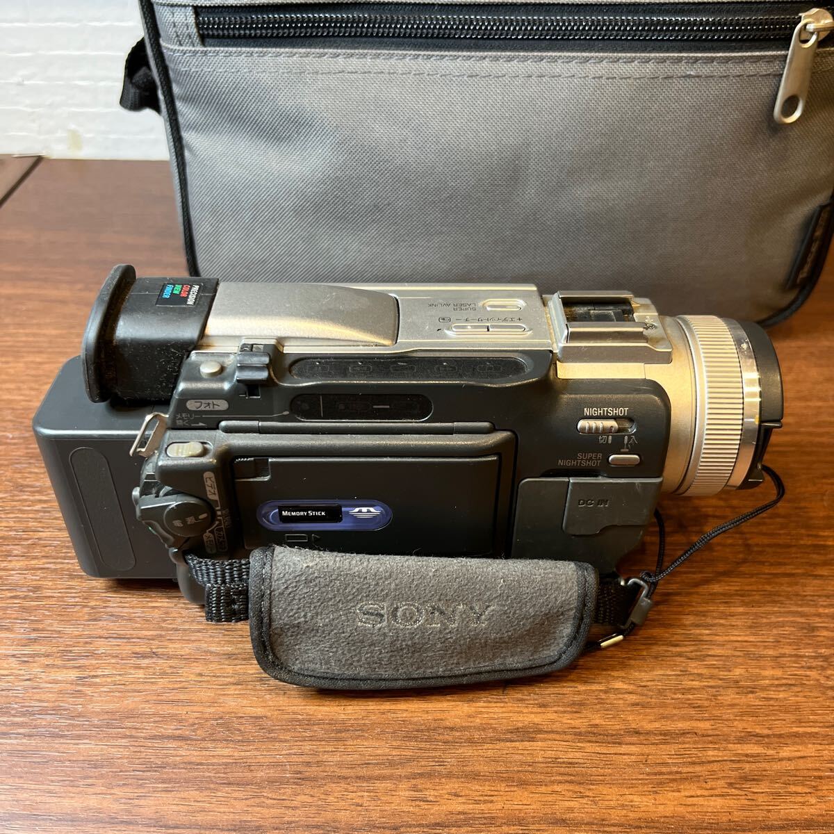 A4/【中古品】SONY ソニー デジタルビデオカメラ ハンディカム Canon DCR-TRV20 レンズ1.8/4.2-42 アウトドア ビデオカメラ 動画 動作確認の画像3