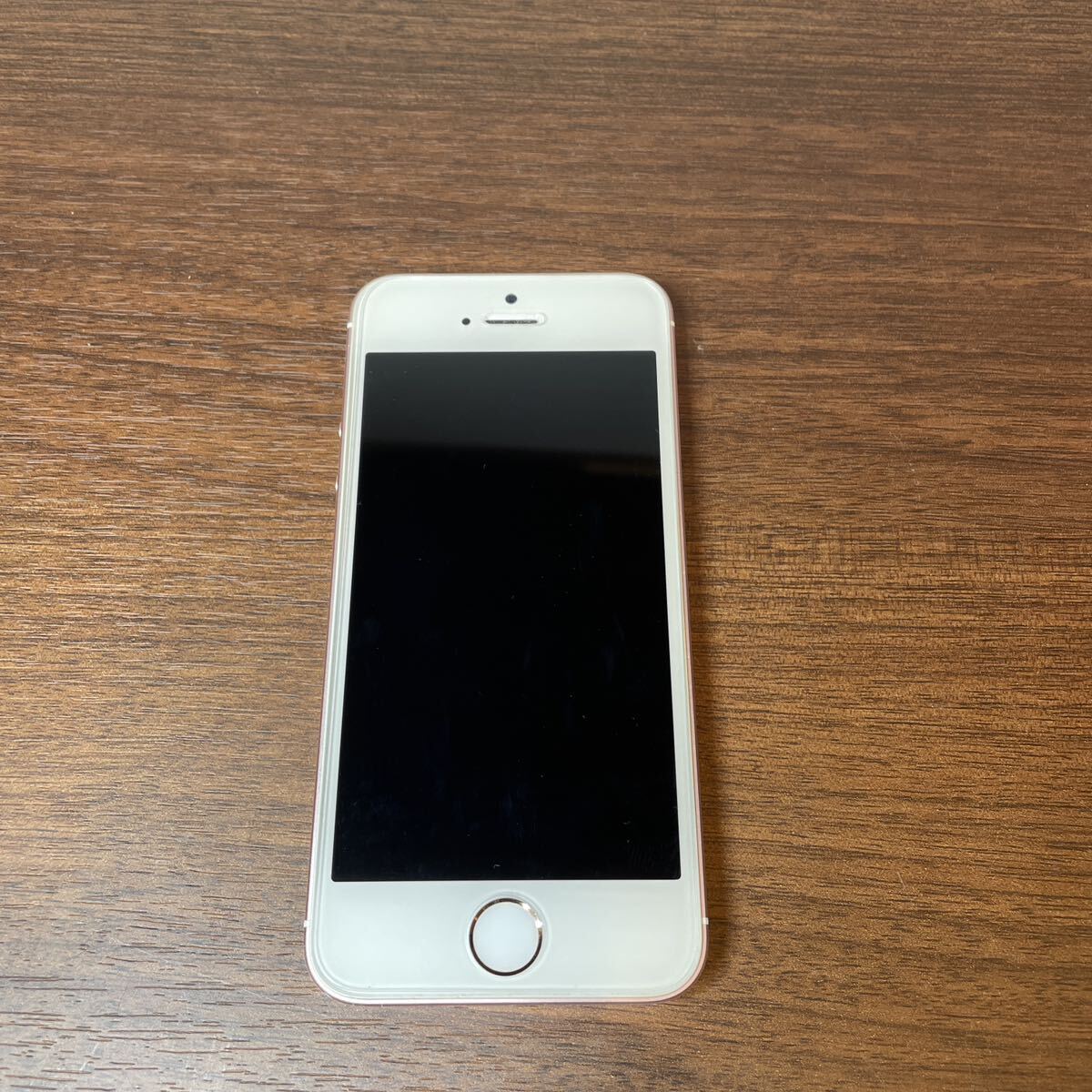 A4181/【中古品】iPhone ローズゴールド SIMフリー SE Apple IMEI KDDI の画像3