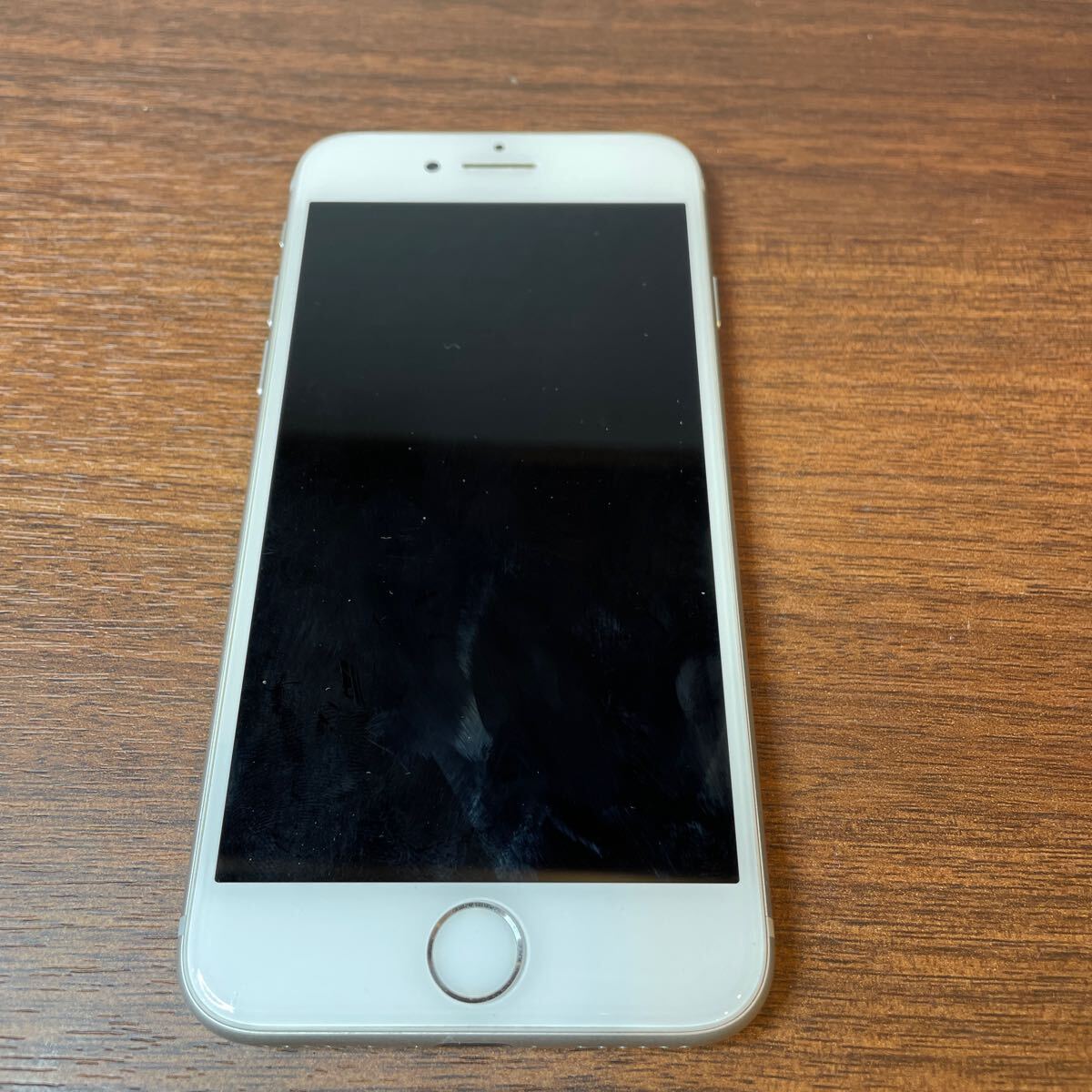 A4184/【中古品】Apple NQ852J/A iPhone8 256GB ホワイト 動作確認済み SIMロックあり スマホ アップル アイフォン の画像1