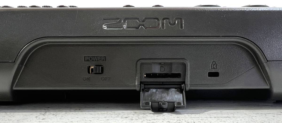 【中古品/80】ZOOM LiveTrak L-8 デジタルミキサー 8chミキサーの画像5