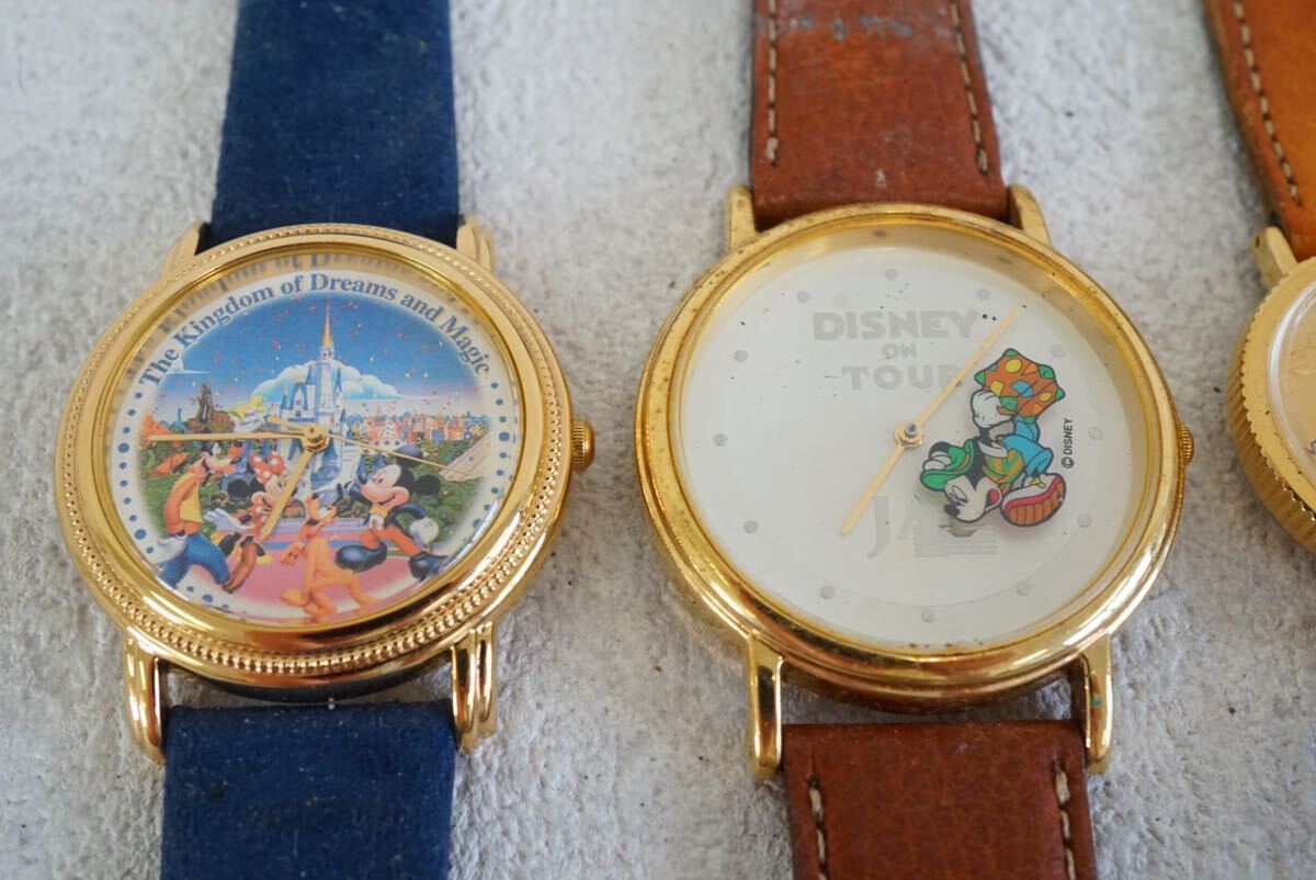F121 Disney/ディズニー ミッキーマウスなど ゴールドカラー 腕時計 6点セット アクセサリー 大量 まとめて おまとめ まとめ売り 不動品_画像2
