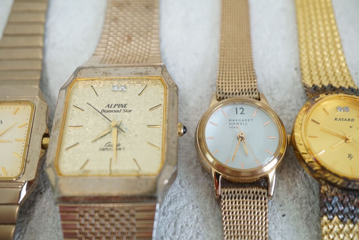 F474 ゴールドカラー 腕時計 メンズ レディース アクセサリー クォーツ 大量 セット まとめて おまとめ まとめ売り 不動品の画像3