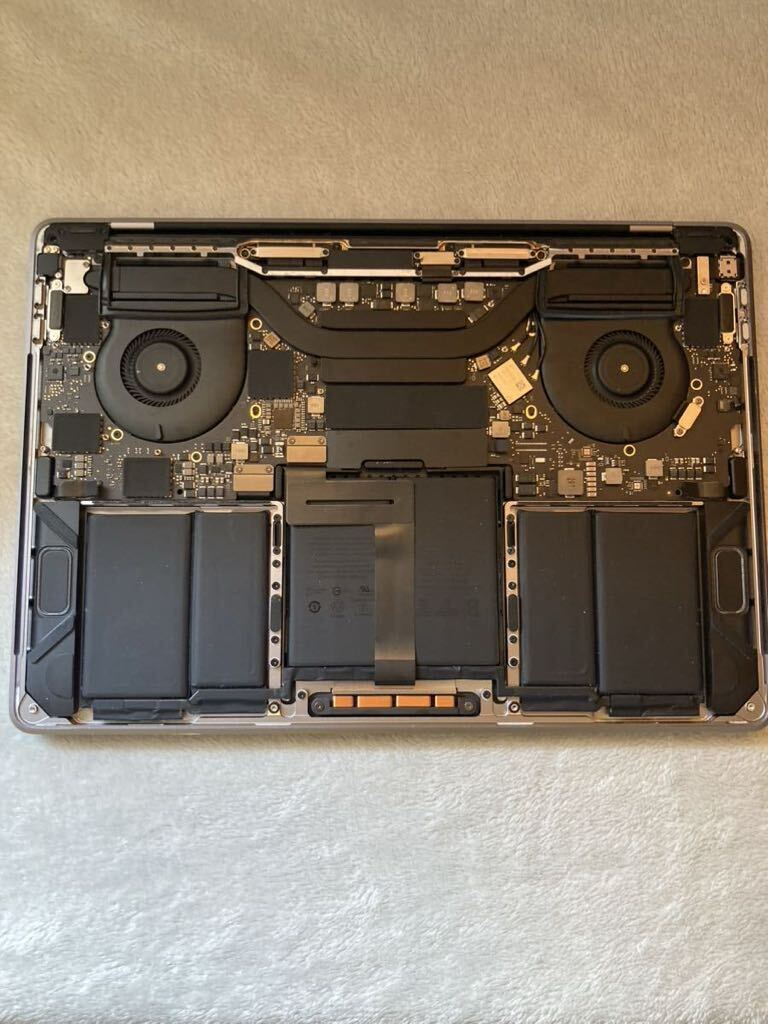 ジャンク MacBook Pro (13インチ, 2019, Thunderbolt 3ポート x 4) 箱付きA1989 部品取り 現状品 スペースグレーの画像8