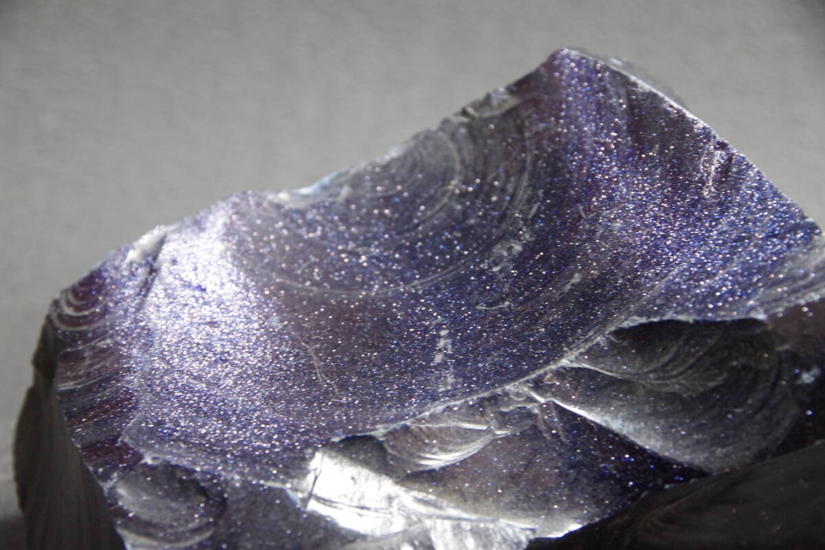 紫金石2.4ｋｇブルーゴールドストーン 鉱物標本 水石 冷静さと自信のパワーストーンの画像4