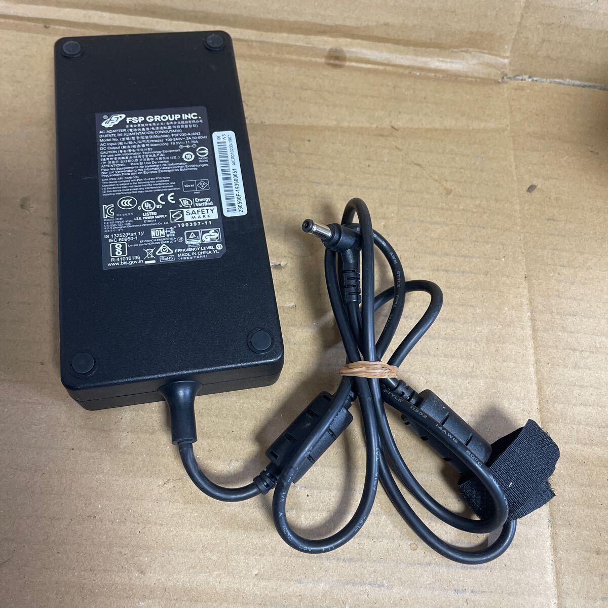 (F-40)中古品FSP 19.5V 11.79A FSP230-AJAS3 FSP230-AJAN3 ACアダプター 電源コードなし_画像1