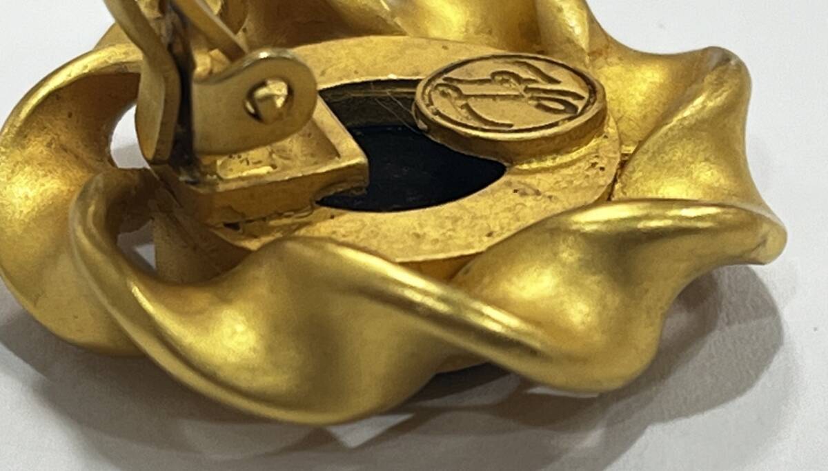 【SOB3621SG】1円～Karl Lagerfeld カールラガー イヤリング 中古品 長期保管品 現状品 ゴールド アンティーク アクセサリーコレクションの画像6