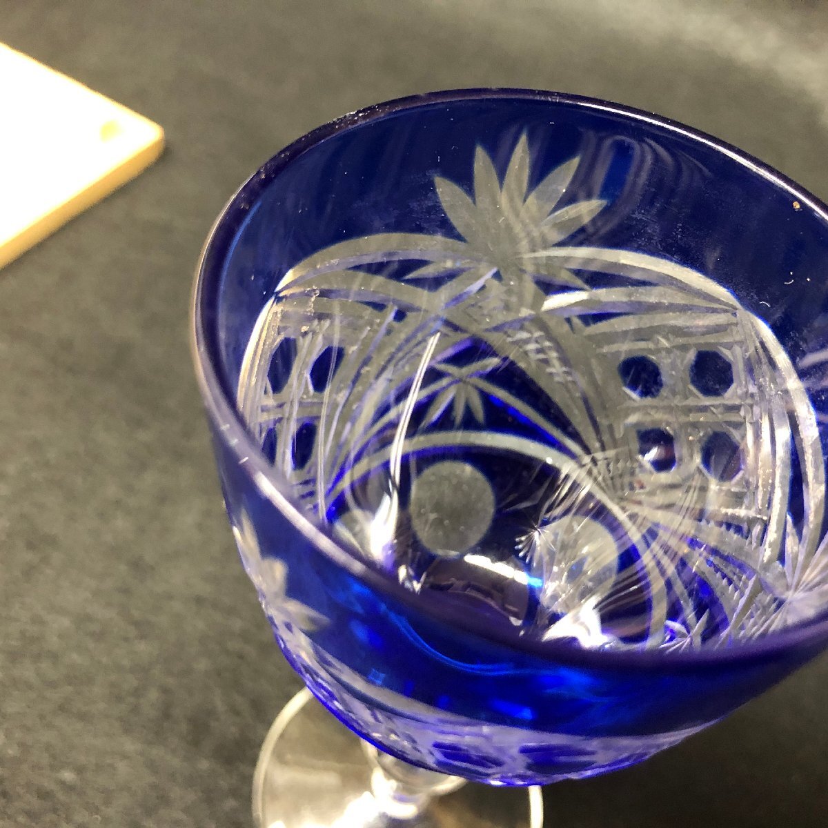 m001 X(60) 未使用 青色被切子 食前酒 ペアー 吉谷硝子 手作り 共箱 ハンドカット クリスタルガラスの画像6
