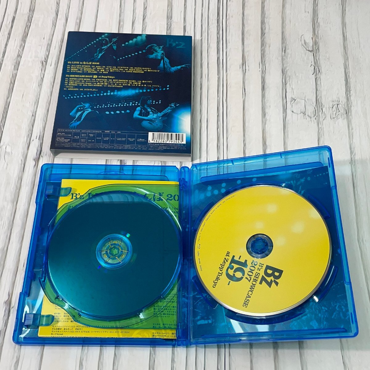 m002 D2(10) 送料385円 B'z LIVE in なんば 2006 & 2007 -19- at Zepp Tokyo Blu-ray Disc ブルーレイの画像5