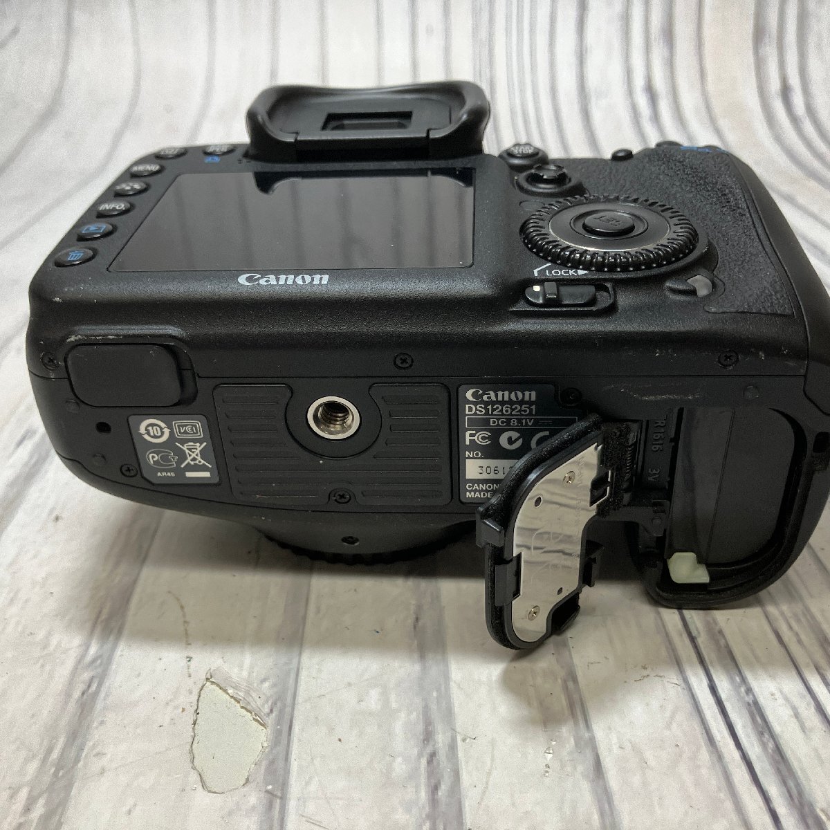 m001 B Canon キャノン EOS 7D ボディ 一眼カメラ デジタルカメラ 趣味 撮影 動作品_画像6