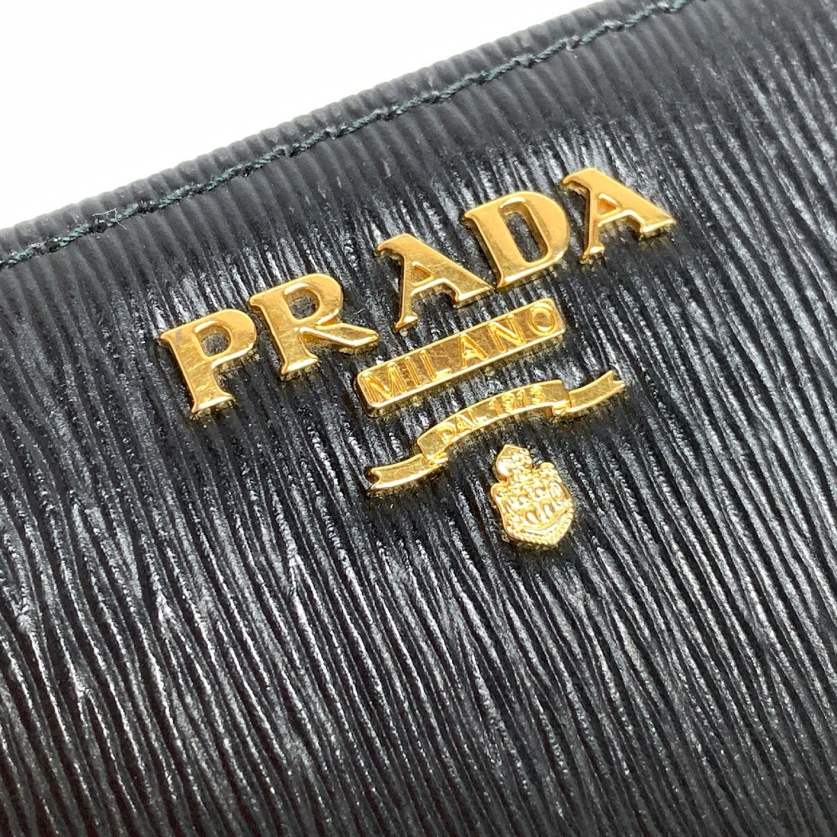 f001 C PRADA プラダ 二つ折り コンパクト 財布 サフィアーノ レザー メタルロゴ ブラック レディースの画像7