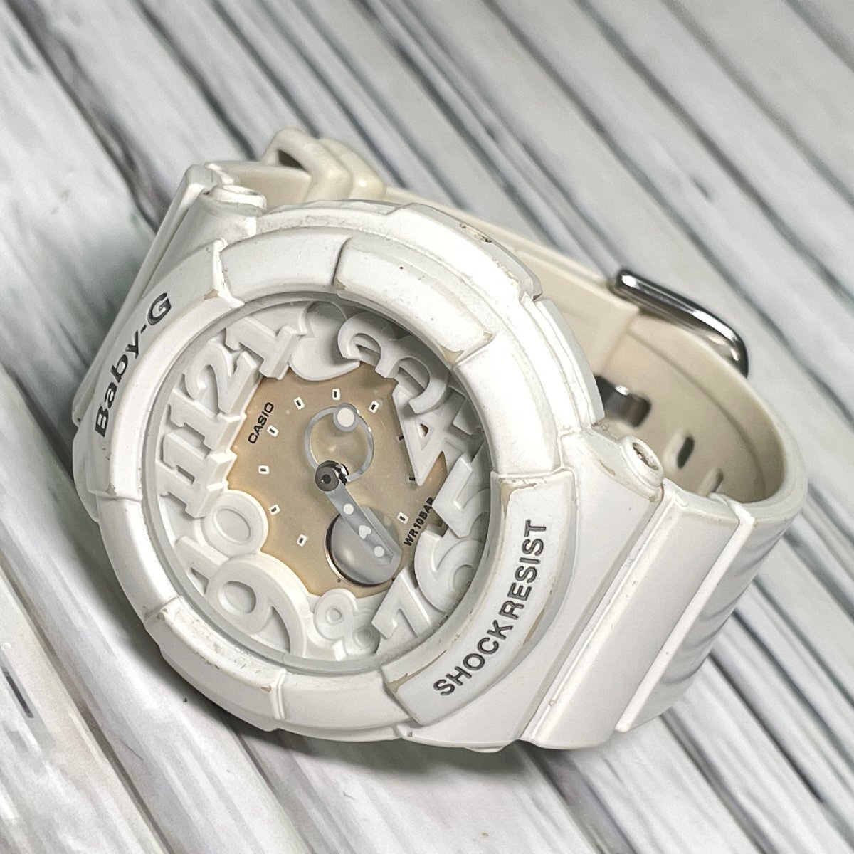 m002 H7(30) CASIO カシオ BABY-G ベビージー 腕時計 クオーツ BGA-131 ホワイト 白 コレクション 電池切れ ジャンク レディース_画像9