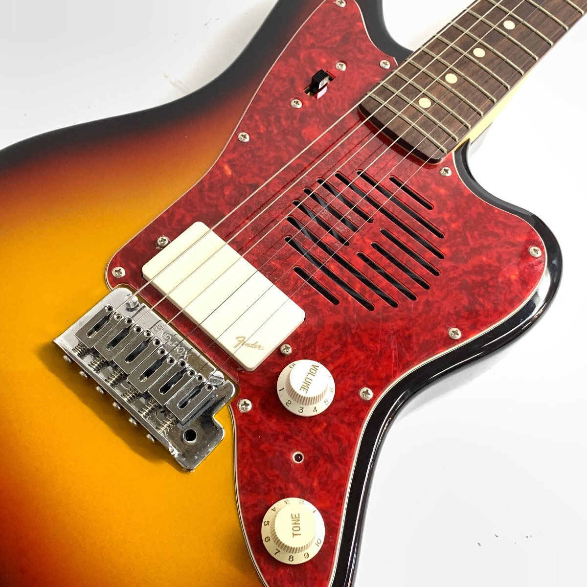 f001 F Fender Japan JAZZMASTER フェンダージャパン ジャズマスター エレキギター ソフトケース付き 音出し確認済の画像6