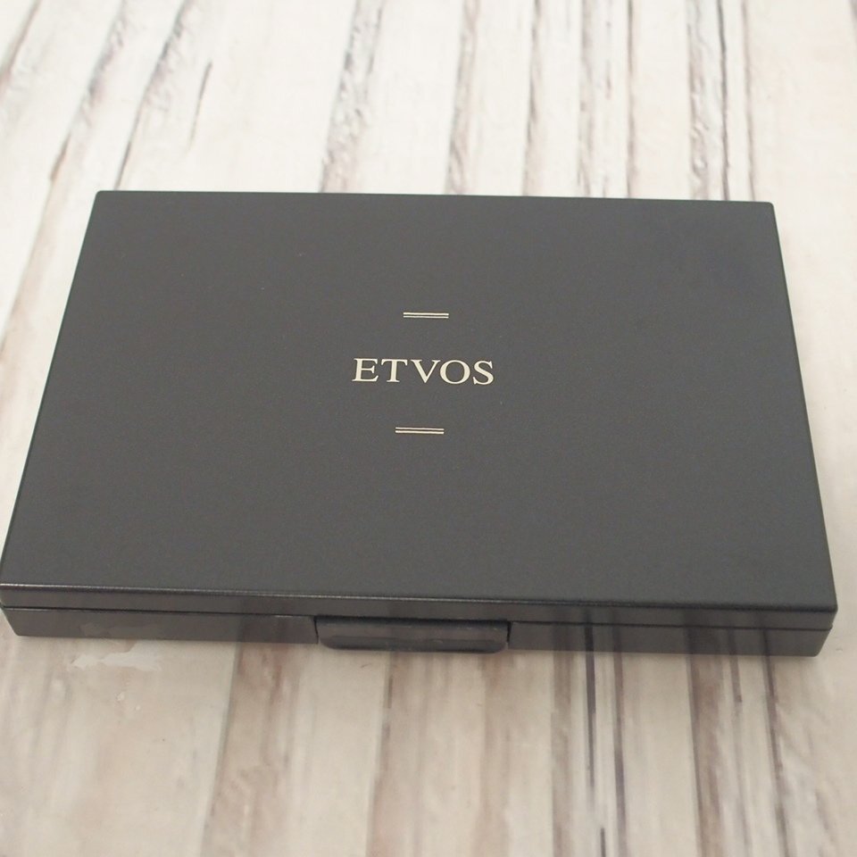 f002 Z5 ほぼ未使用 エトヴォス ETVOS タイムレス シマーミネラルファンデーション カラー不明 ネコポス385円の画像5