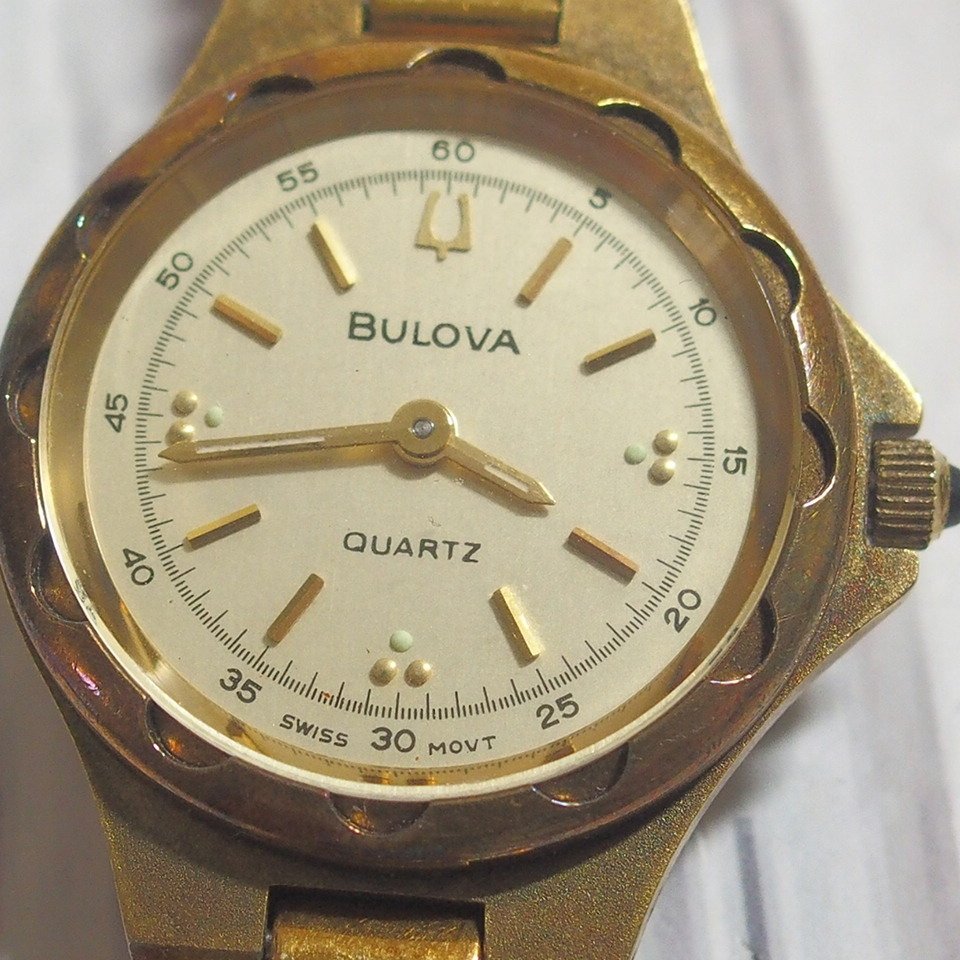 f002 Z1 BULOVA ブローバ 腕時計 クォーツ 9063-5020 QUARTZ ゴールド文字盤 レディース ボーイズ 電池切れ ジャンク_画像3