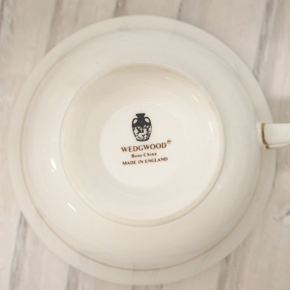 f002 G3 2.美品 WEDGWOOD ウェッジウッド COLUMBIA コロンビア セージグリーン&ゴールド ティーカップ＆ソーサー 茶器 C＆S 西洋陶磁_画像9