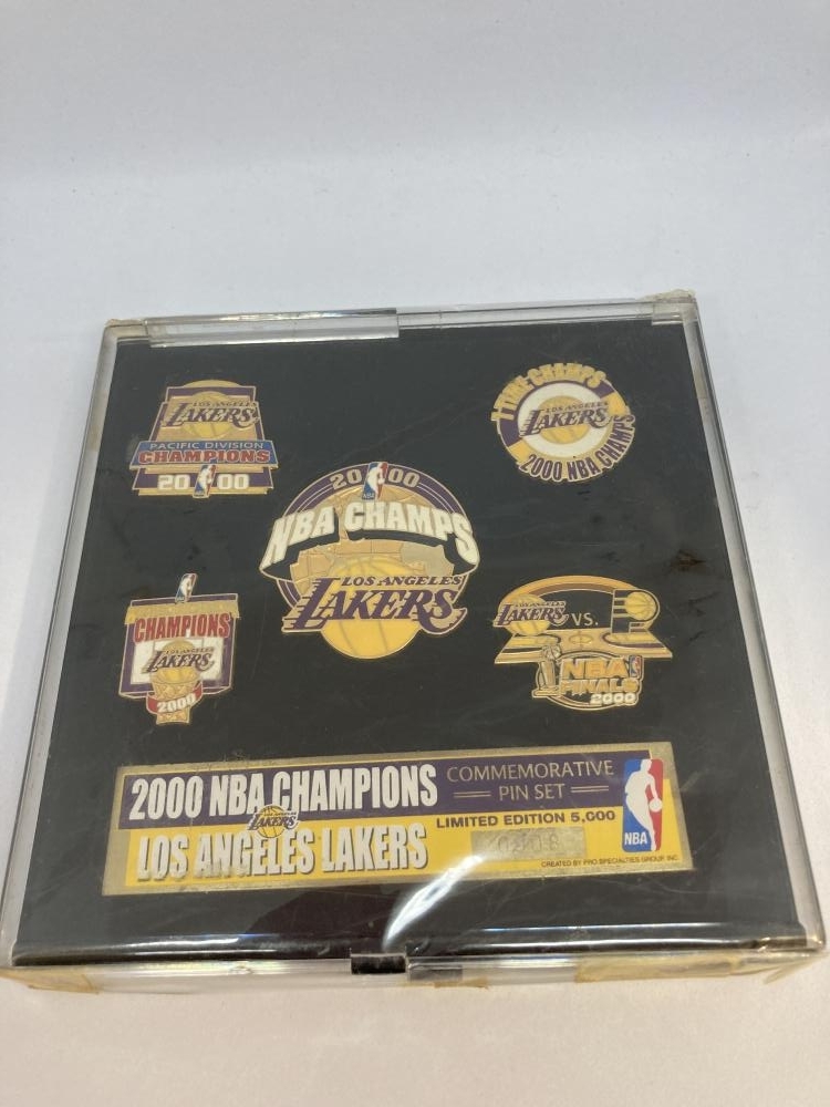 LOS ANGELES LAKERS 2000 CHAMPIONS COMMEMORATIVE PIN SET LIMITED EDITION 0908/5000 NBA【レターパックライト発送】　14152_画像1