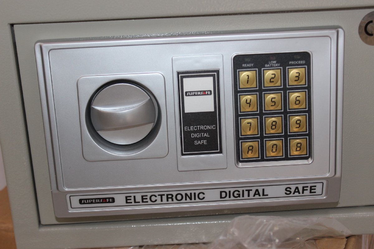  unused * safe small size numeric keypad type security box ( electron lock ) lodging facility . put Mini safe crime prevention measures *2970