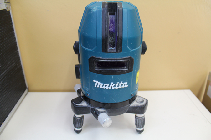 マキタ makita レーザー墨出し機 SK10GD 充電式 中古動作品の画像2