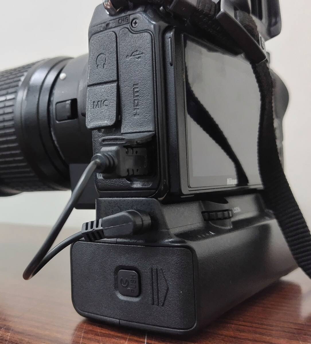 Yahoo!オークション - NikonバッテリーパックMB-N10互換品 縦 Yahoo!オークション - NikonバッテリーパックMB-N10互換品 縦