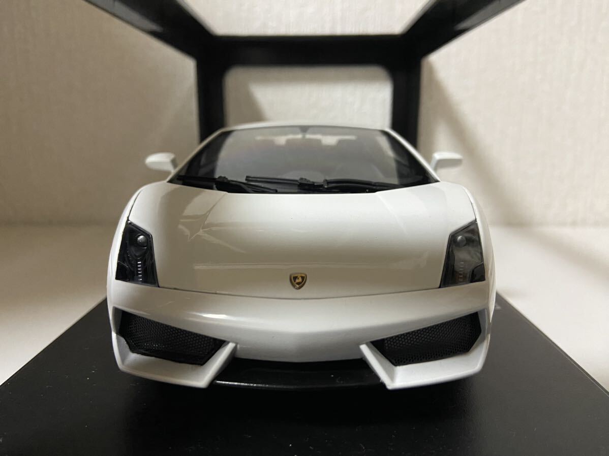 オートアート 1/18 ランボルギーニ ガヤルド LP560-4 ホワイト AUTOart Lamborghini Gallardoの画像3