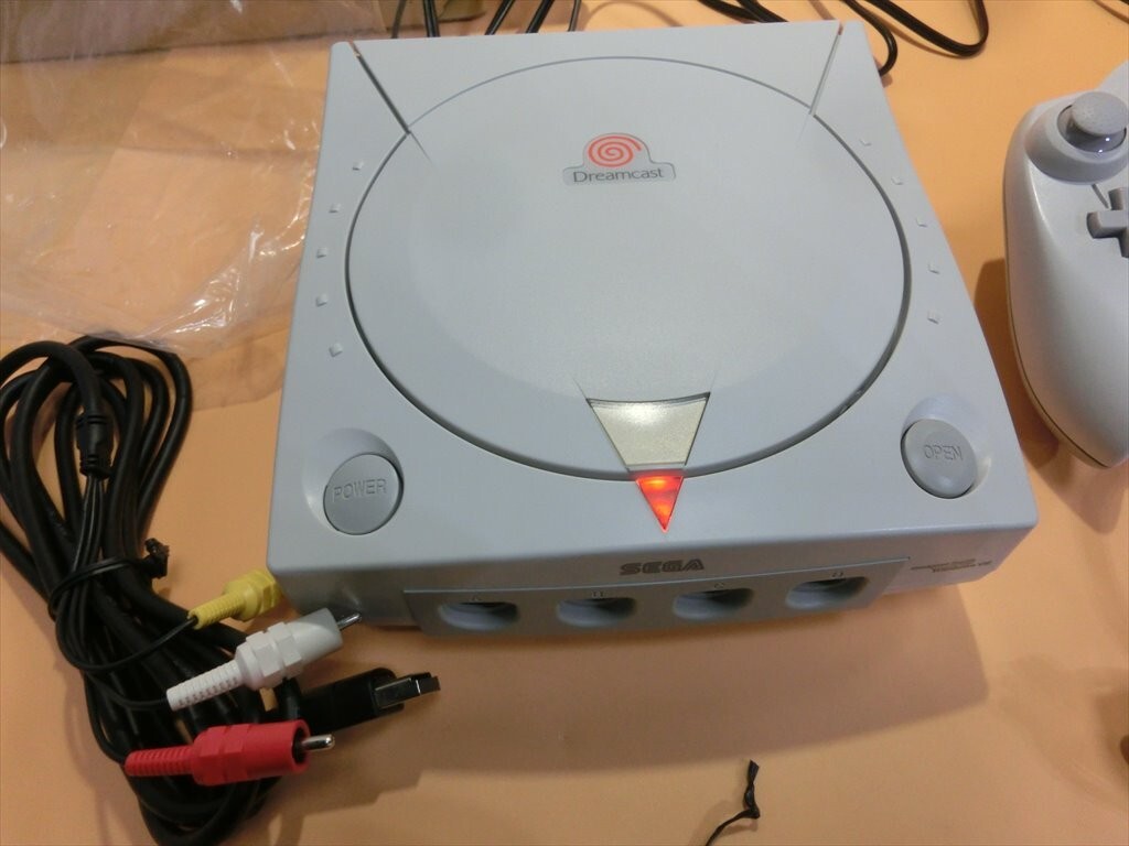 [HW86-98][100 size ]SEGA Sega / Dreamcast body set / game machine / electrification possible / junk treatment /* outer box scratch have 