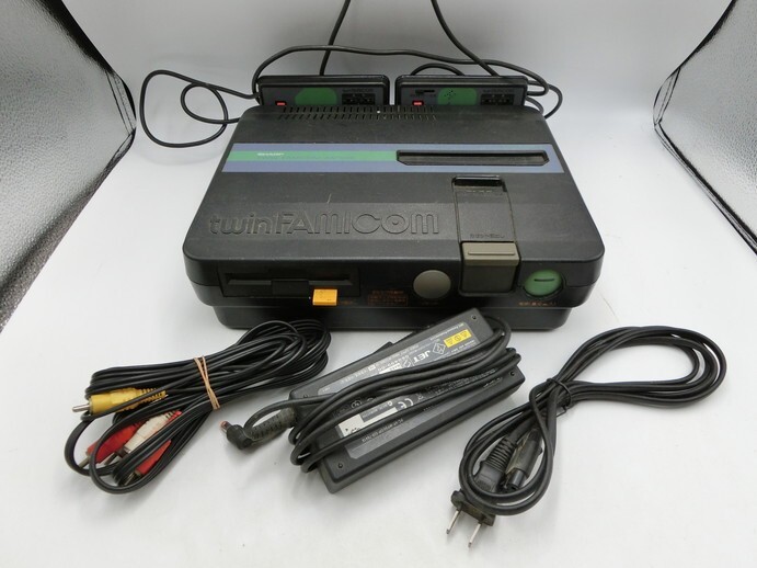 【HW81-91】【80サイズ】▲SHARP AN-505BK ツインファミコン/twinFAMICOM/家庭用ゲーム機/通電可 ジャンク扱い/※傷 汚れ 破損有の画像1