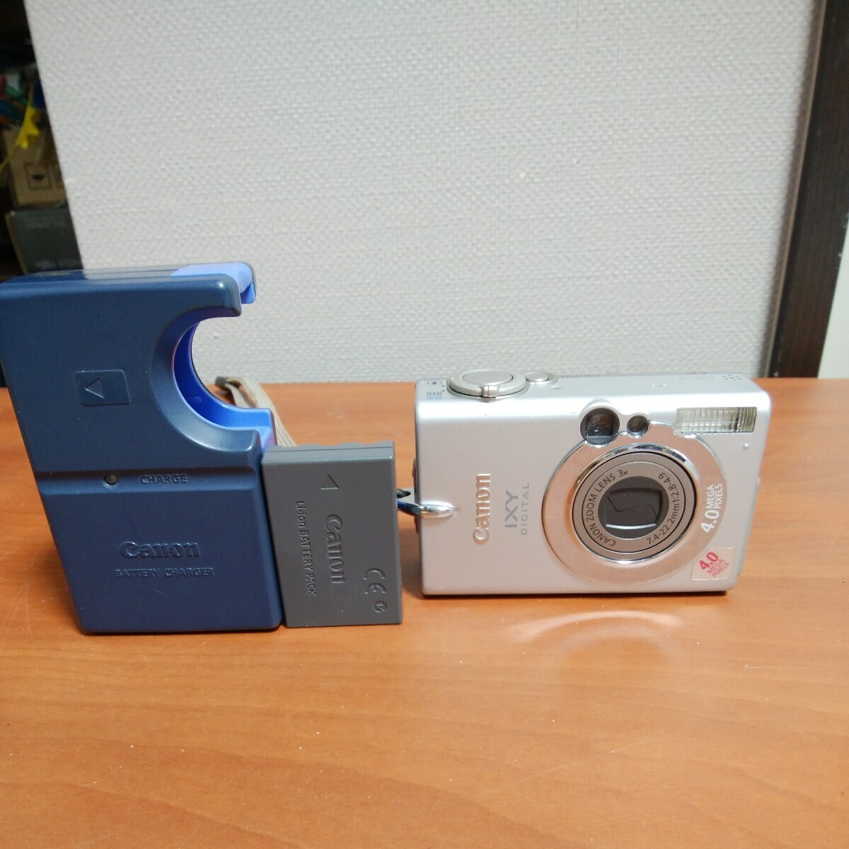 中古品  genuine battery also included Cannon キャノン デジタルカメラ digitalcamera  IXY DIGITAL 400 PC1038の画像1