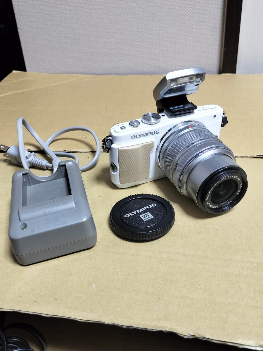 OLYMPUS　オリンパス　デジカメ　digitalcamera E-PL５ ミラーレス　フラッシュ　4FS1　＋　レンズ m.zuiko セット_画像1