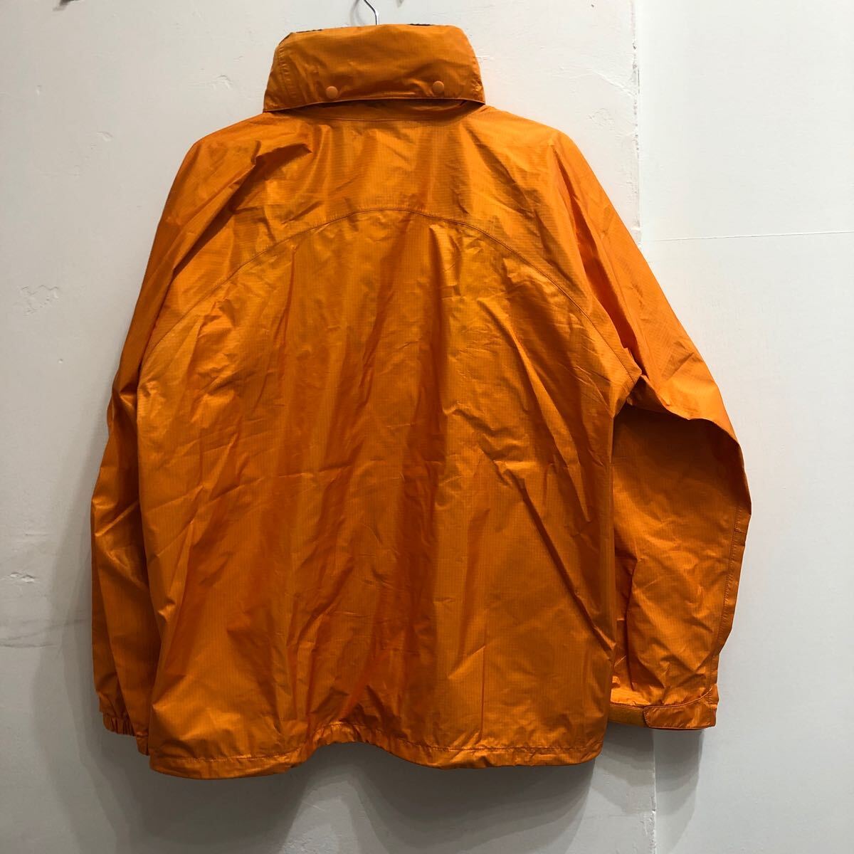 mont-bell モンベル ナイロン上下セット Lサイズ オレンジ アウトドア フード付き GORE-TEX ナイロン100% ロングパンツ ナイロンジャケットの画像4