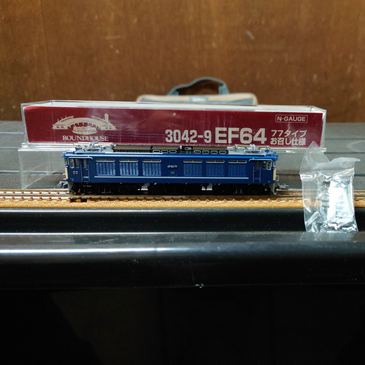 KATO Nゲージ 3042-9 EF64 77タイプ お召し仕様の画像1